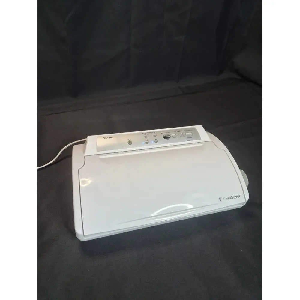 FoodSaver V2490 Advanced Design Vacuum Food Sealer System With Bags. Works Great